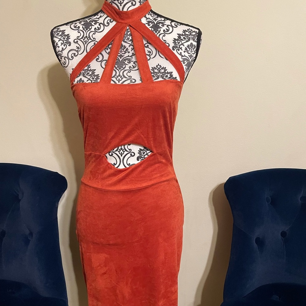 Really fun burnt orange fashion nova dress.